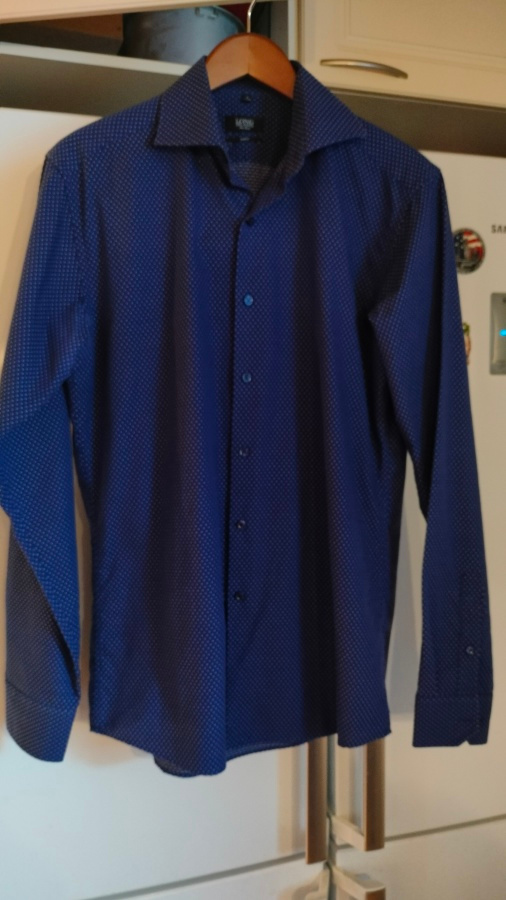 Long Island L ja 41/42-koko Slim fit kauluspaita.