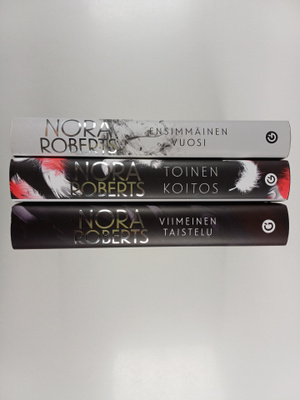 Nora Roberts : Valitun aikakirjat : Ensimmäinen vuosi ; T...