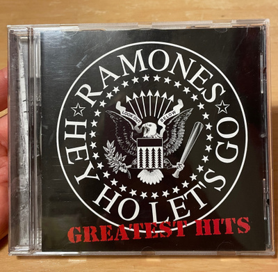 Ramones - Greatest Hits. Hey Ho Let’s Go CD. Rhino Records
