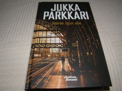 Jukka Parkkari Väärän lipun alla -sid