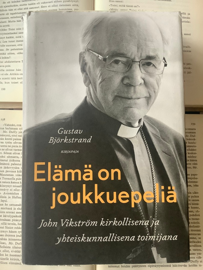 Elämä on joukkuepeliä: John Vikström kirkollisena... (sid.)