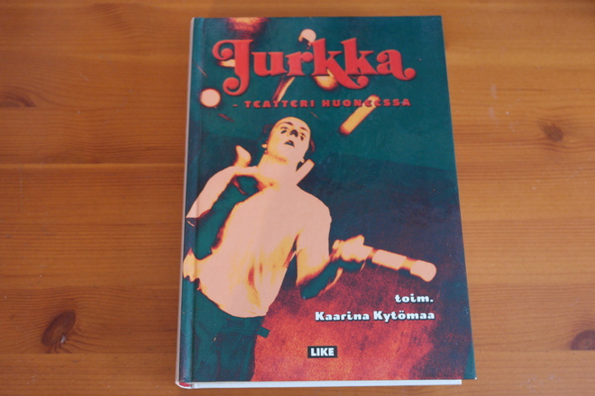 Jurkka-teatteri huoneessa.Sid.