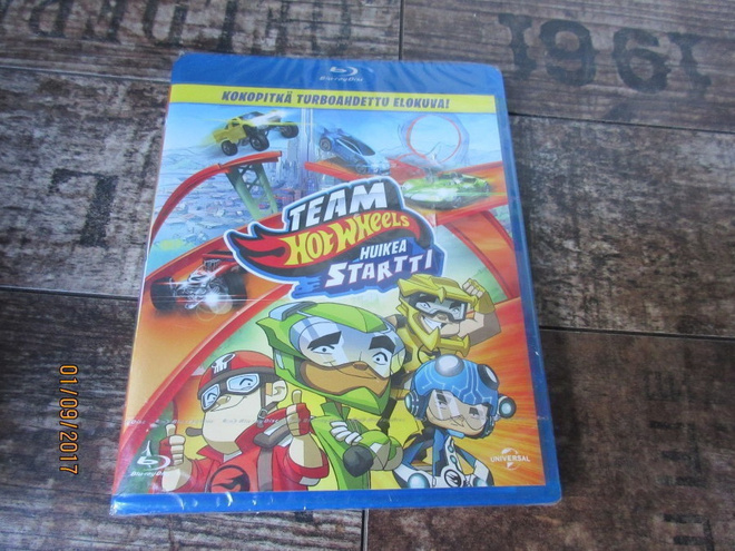 Team Hot Wheels , Huikea startti blu-ray. *uusi*