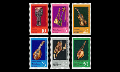 DDR 1708-13 ** Kansanmusiikkisoittimia (1971)
