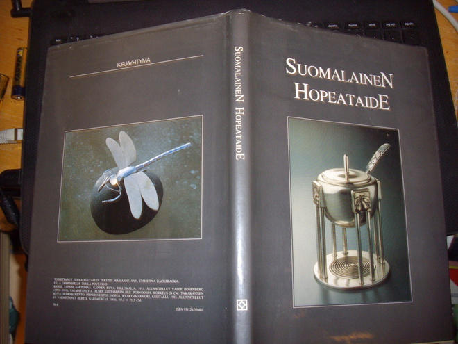 Poutasuo ( toim.) : Suomalainen Hopeataide ( 1 p. 1989 )