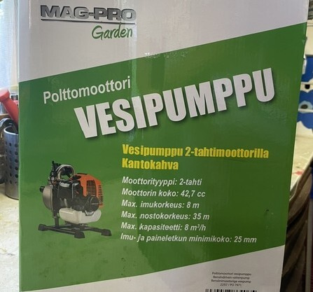 Vesipumppu 2-tahtimoottorilla KÄYTTÄMÄTÖN !