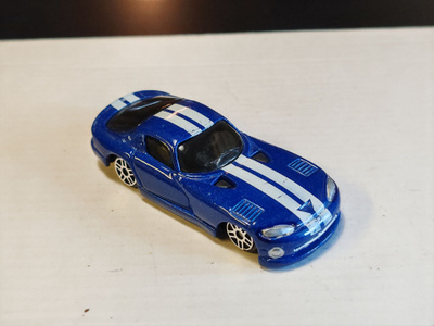 24 Maisto ´96 Viper GTS