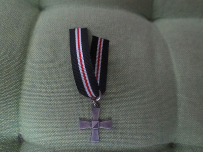 4--Divisioonan Ristin Pienoiskunniamerkki