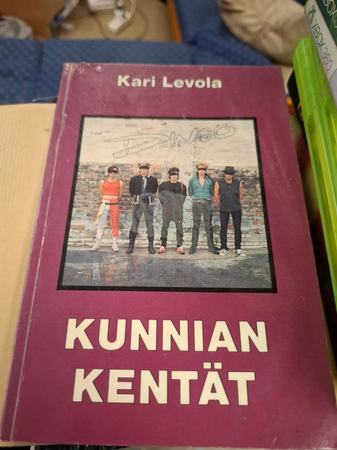 Kari Levola Kunnian kentät