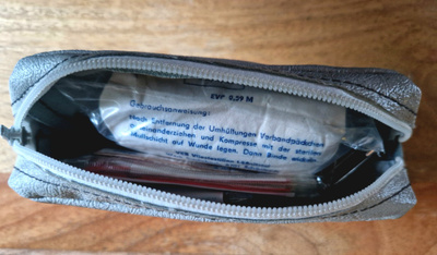 Vintage moottoripyörän/ Retki  ensiapupakkaus