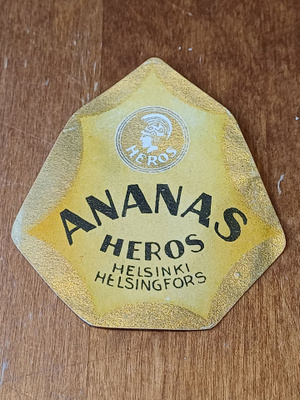Ananas Heros Helsinki etiketti.