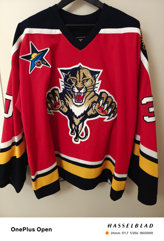 Hurme #30 Florida Panthers gameworn pelipaita