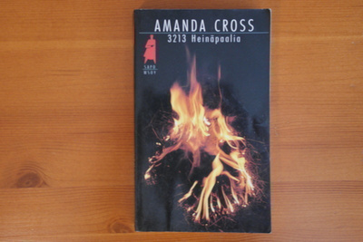 Amanda Crosss:3213 Heinäpaalia.Nid.Sapo 111.