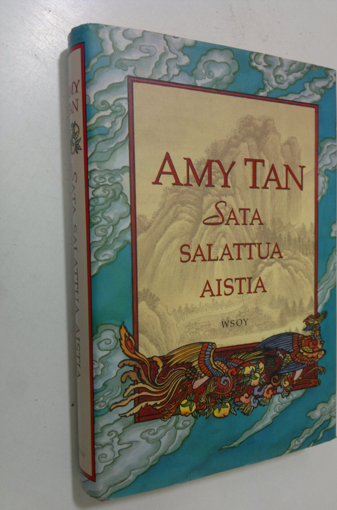 Amy Tan : Sata salattua aistia