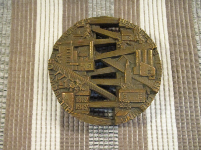 Helsingin Puhelinyhdistys 100 V mitali 1882/1982.