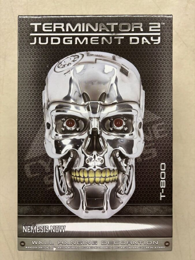 TERMINATOR 2 T-800 WALL HANGING DECORATION	(28 253)	led valo