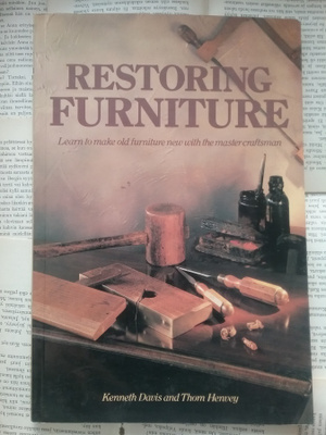 Davis, Henvey - Restoring Furniture (softcover)