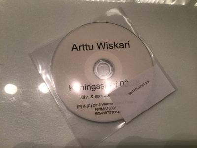 Arttu Wiskari . Kuningaslohi CDS single