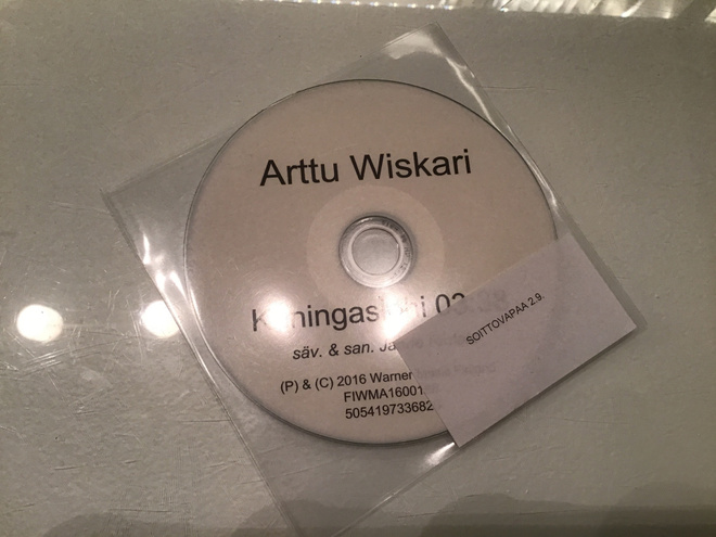 Arttu Wiskari . Kuningaslohi CDS single