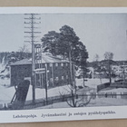 Lahdenpohja, jyvämakasiini ja autojen pysähdyspaikka, ei p. - pikkukuva 1
