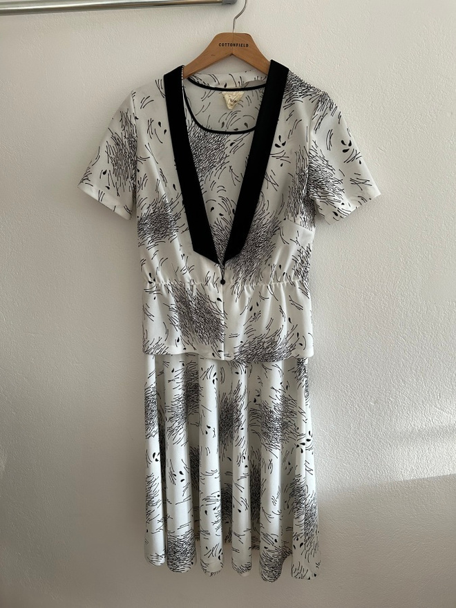 Kotimainen vintage mekko ja jakku ( D38 )