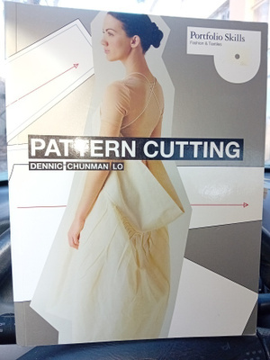 Dennic Chunman Lo : Pattern cutting  ( SIS POSTIKULU  )