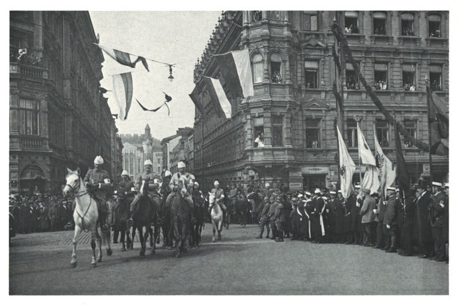 HELSINKI VOITON PARAATI VALOKUVA SUURENNOS TAULU