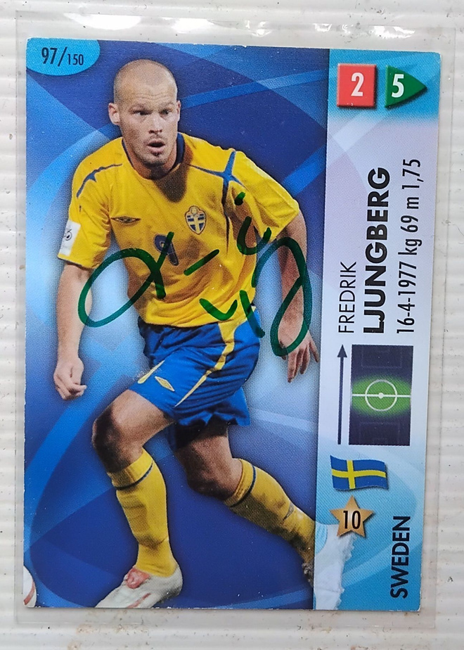 Fredrik Ljungberg Ruotsi signed
