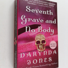 Darynda Jones : Seventh Grave and No Body - pikkukuva 1