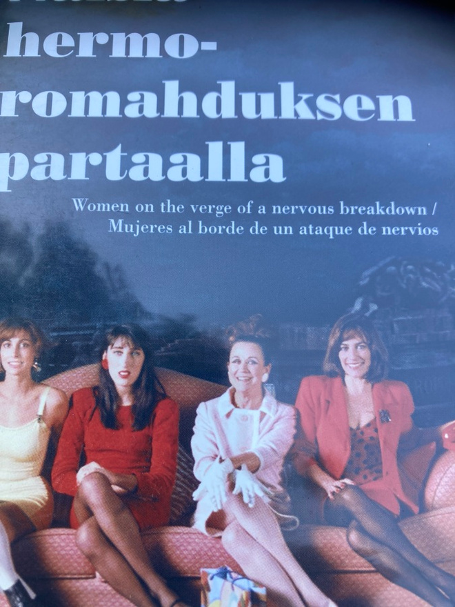 ALMADOVAR: NAISIA HERMOROMAHDUKSEN PARTAALLA