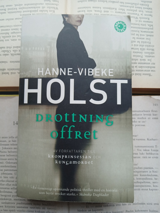 Hanne-Vibeke Holst - Drottningoffret (pocket)
