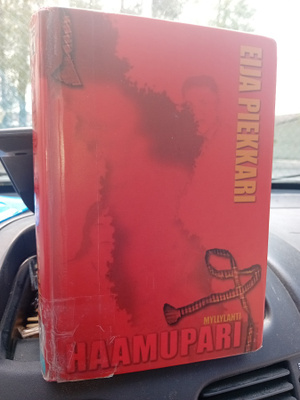 Eija Piekkari  : Haamupari ( SIS POSTIKULU  )