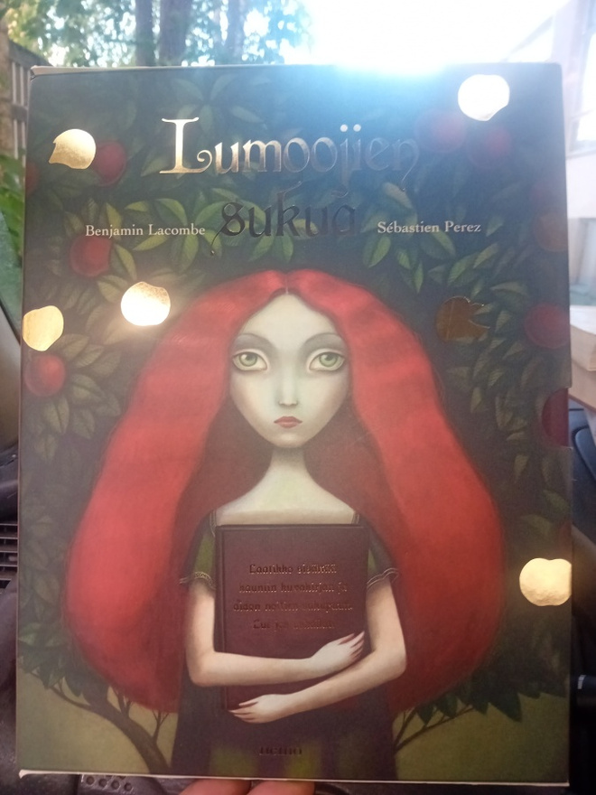 Lacombe : Lumoojien sukua ( SIS POSTIKULU  )