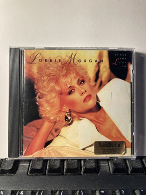 LORRIE MORGAN: Leave The Light On, CD