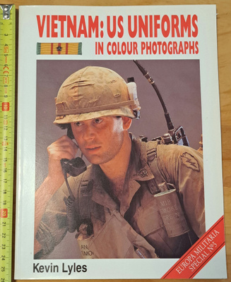 VIETNAM: US UNIFORMS IN COLOUR PHOTOGRAPHS