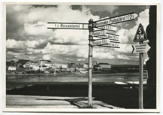 Rovaniemi Tienviitta Ounaskosken sillalla, 1950-luku