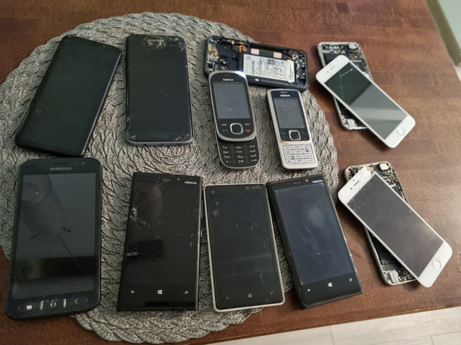 Puhelin kasa, Nokia, Samsung, iphone