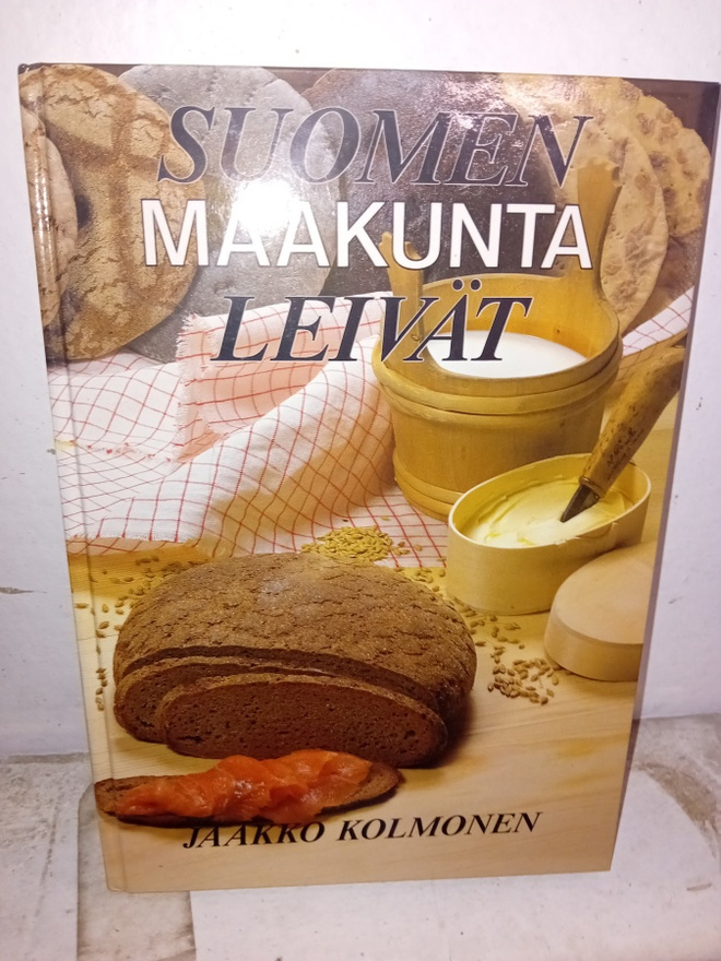 Kolmonen  : Suomen maakuntaleivät ( SIS POSTIKULU  )