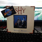 Shy - Young Heart UK 1987 M-/M- 7" - pikkukuva 1