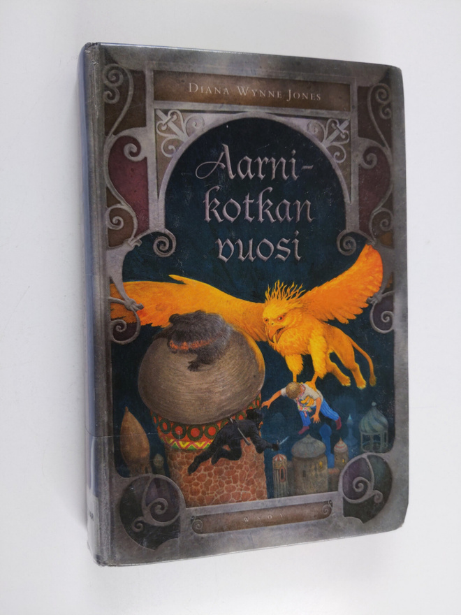 Diana Wynne Jones : Aarnikotkan vuosi