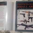 Chris McNab - Twentieth-Century Small Arms - 320 sivua - pikkukuva 2