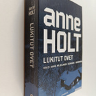 Anne Holt : Lukitut ovet : Totuuden tuolla puolen ; 1222 ... - pikkukuva 1