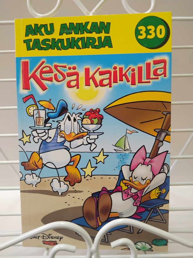 Aku Ankan taskukirja 330 Kesä kaikilla