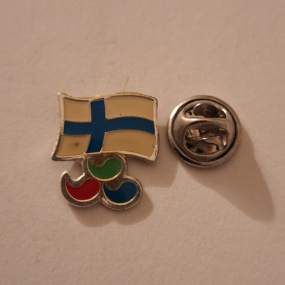 SUOMI LIPPU PINSSI