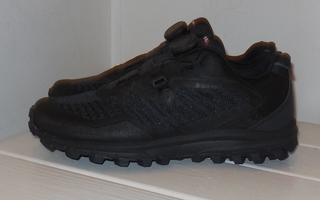 37 - Viking goretex BOA vedenpitävät lenkkarit * UUDET