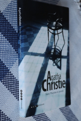 Agatha Christie : Neiti Marplea ei petetä ( 2011 pokkari )