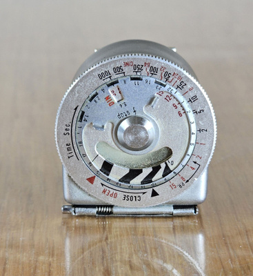 == Kinox Vintage Shoe-Mount Light Meter