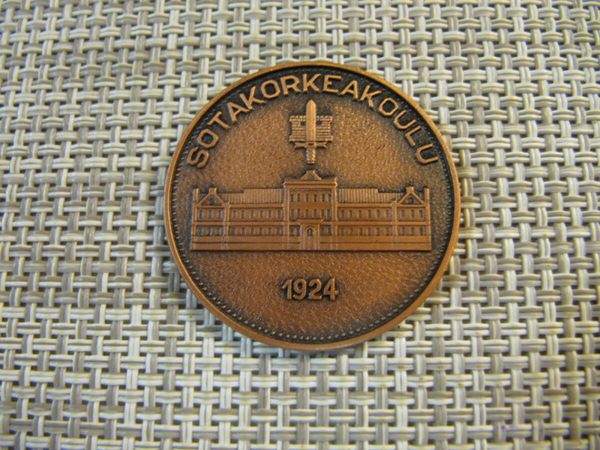 Sotakorkeakoulu 1924 mitali.