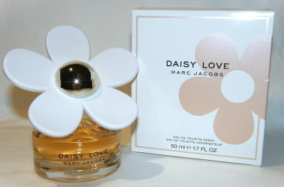 Parfyymit Marc Jacobs & Lolita Lempicka