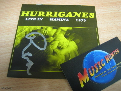 HURRIGANES - LIVE IN HAMINA 1973 CD:N KANSILEHTI NIMMARILLA!